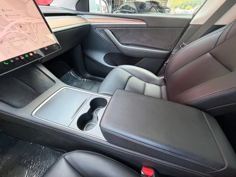 Used 2023 Tesla Model Y Long Range AWD/4WD image 25