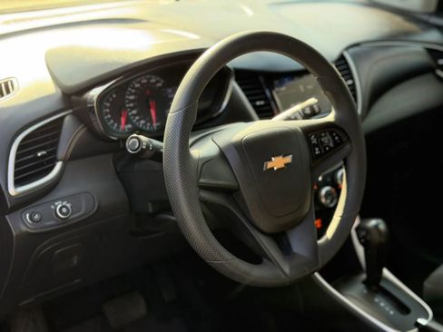 Used 2018 Chevrolet Trax LS image 9