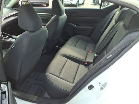 Used 2023 Nissan Altima 2.5 SV w/ SV Premium Package AWD/4WD image 7