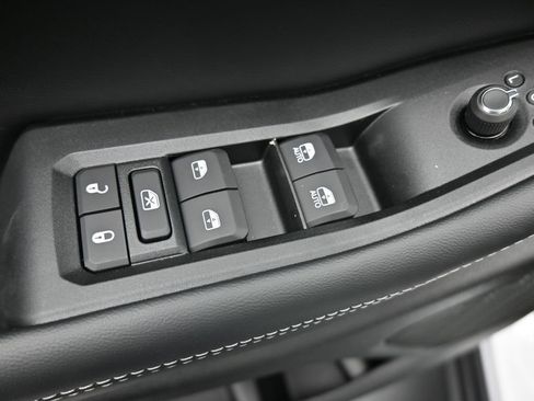 New 2025 Jeep Grand Cherokee L Limited image 13