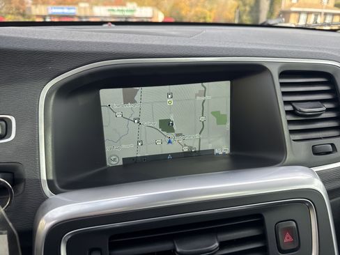 Used 2017 Volvo S60 T5 Inscription w/ Convenience Package image 18