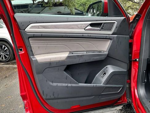 Certified 2022 Volkswagen Atlas Cross Sport SE w/ Black Wheel Package image 21