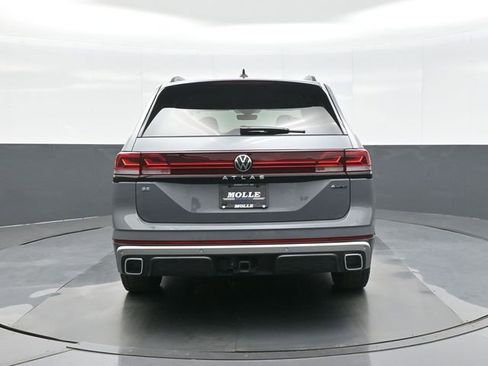 Used 2024 Volkswagen Atlas Peak Edition SE AWD/4WD image 6