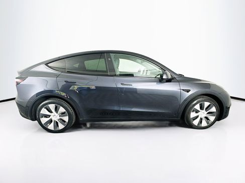 Used 2024 Tesla Model Y Long Range AWD/4WD image 10