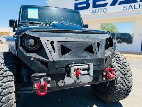 Used 2017 Jeep Wrangler Unlimited Sport w/ Connectivity Group AWD/4WD image 3