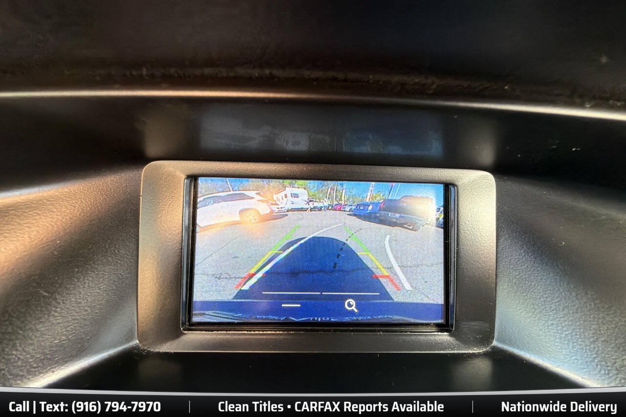Used 2018 Ford Focus SE FWD image 18