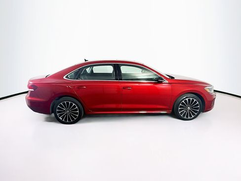 Used 2022 Volkswagen Passat 2.0T image 10