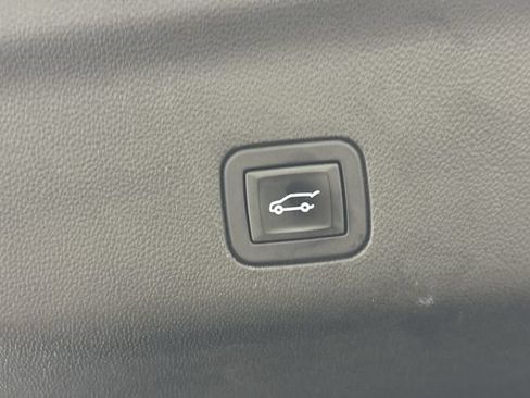 Certified 2023 Chevrolet Suburban High Country w/ Advanced Technology Package AWD/4WD image 32