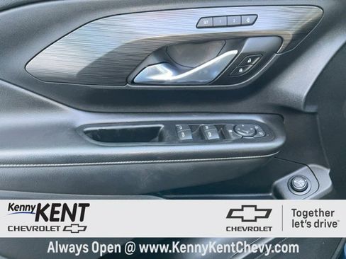 Used 2023 GMC Terrain SLT w/ LPO, Floor Liner Package image 26