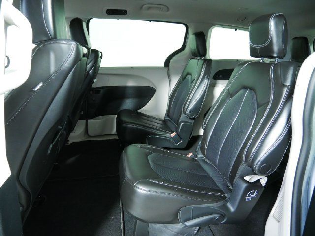 Certified 2023 Chrysler Pacifica Touring-L w/ Uconnect Theater Family Group AWD/4WD image 18