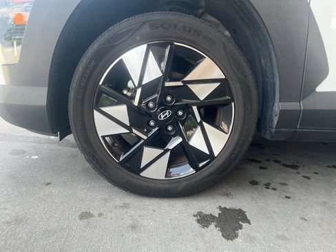 Used 2024 Hyundai Kona SEL FWD image 25