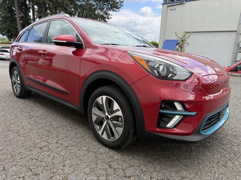 Used 2021 Kia Niro EX w/ Cold Weather Package FWD image 5