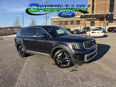 Used 2025 Kia Telluride EX w/ EX Captain's Chair Package