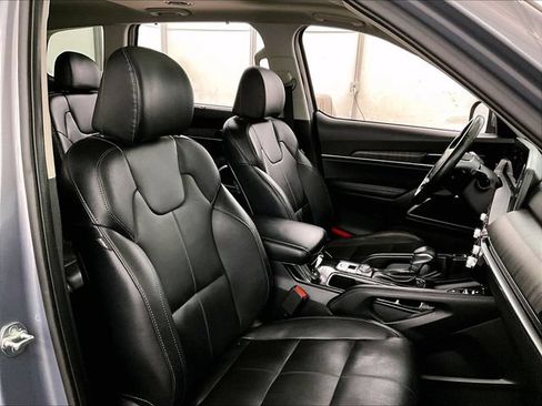 Used 2023 Kia Telluride EX w/ EX Captain's Chair Package AWD/4WD image 7