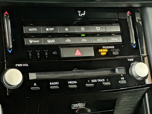 Used 2025 Lexus IS 500 image 21