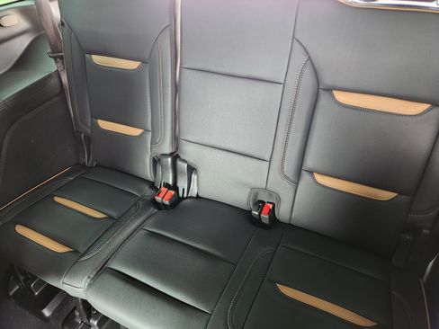 Used 2023 GMC Yukon AT4 AWD/4WD image 36