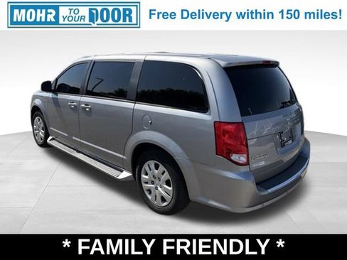 Used 2018 Dodge Grand Caravan SE w/ UConnect Hands-Free Group FWD image 3