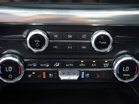 Used 2021 Ford F150 Lariat w/ Equipment Group 502A High AWD/4WD image 29