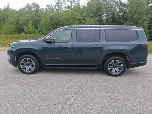 Used 2024 Jeep Wagoneer L Series II w/ Flexible Seating Group AWD/4WD image 8