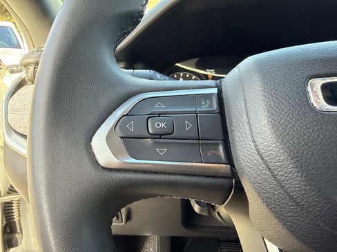 Certified 2024 Jeep Compass Latitude image 29