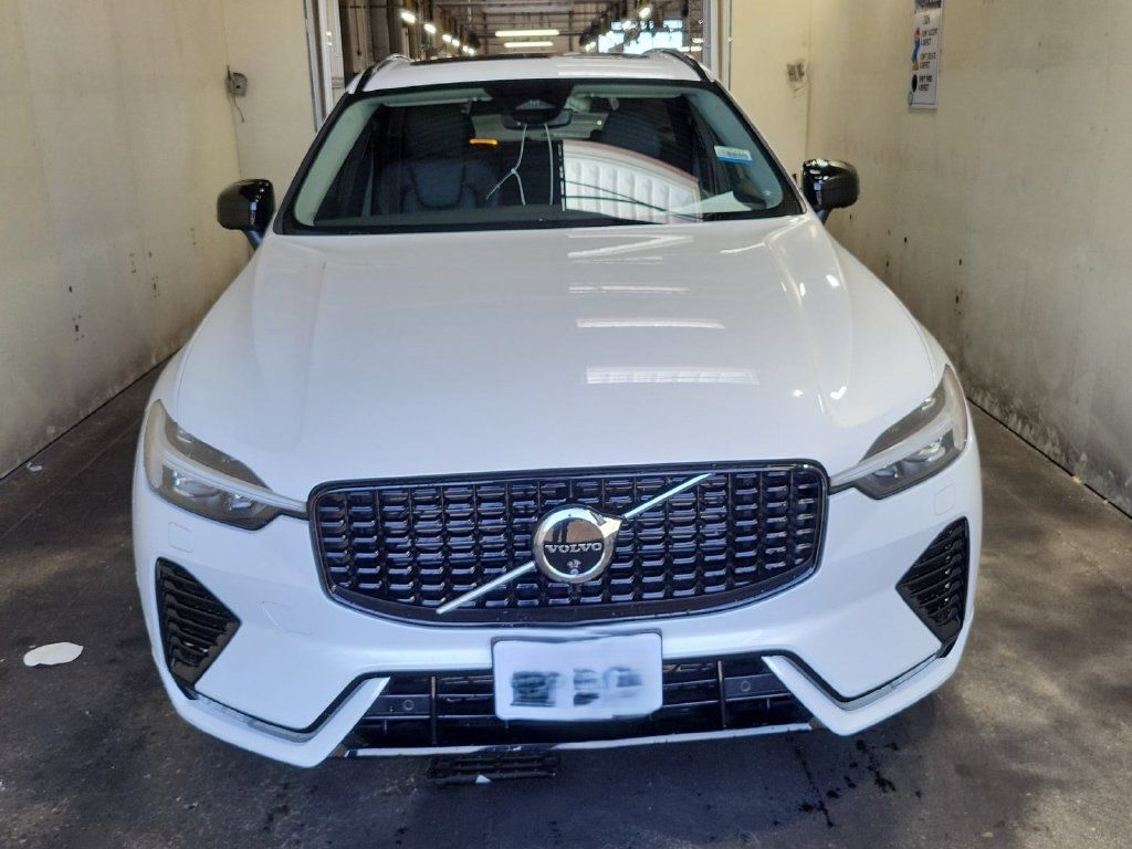 Used 2024 Volvo XC60 B5 Plus w/ Protection Package Premier AWD/4WD image 1