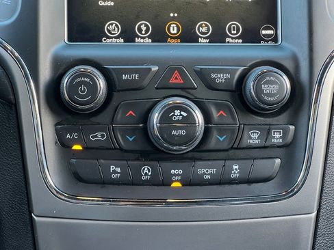 Used 2018 Jeep Grand Cherokee Altitude image 14