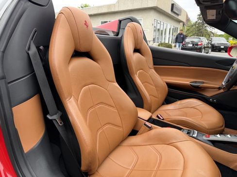 Used 2018 Ferrari 488 Spider RWD image 22