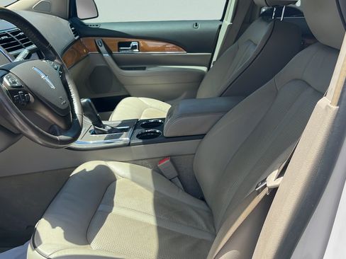 Used 2014 Lincoln MKX FWD w/ Equipment Group 102A image 14