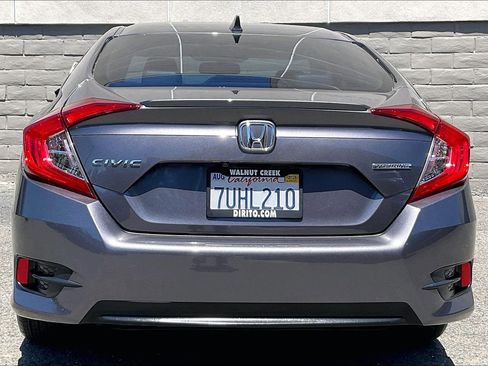 Used 2016 Honda Civic Touring image 3