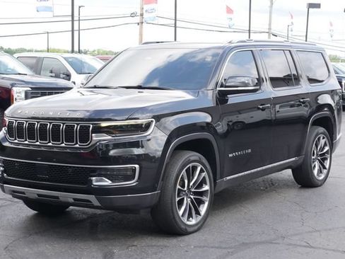 Used 2022 Jeep Wagoneer Series III w/ Premium Group I AWD/4WD image 9