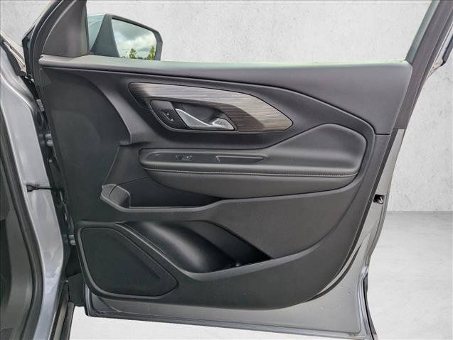 Used 2024 GMC Terrain SLE AWD/4WD image 25