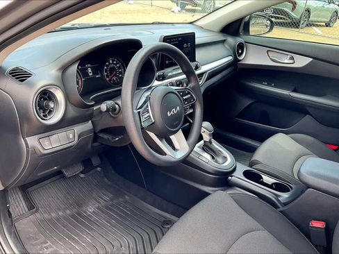 Used 2024 Kia Forte LXS FWD image 2