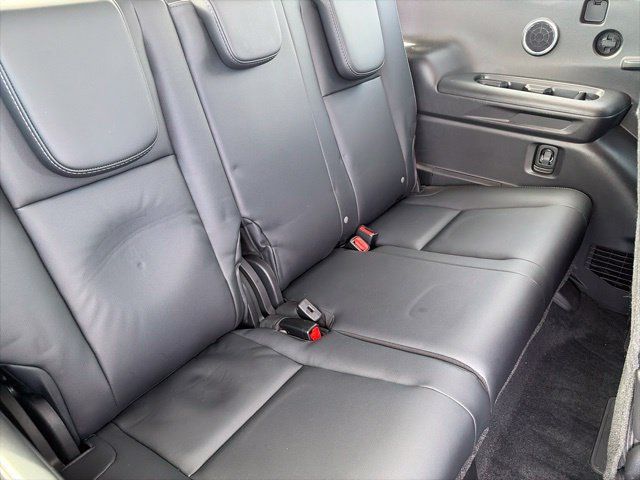 Used 2023 Subaru Ascent Limited w/ Technology Package AWD/4WD image 7