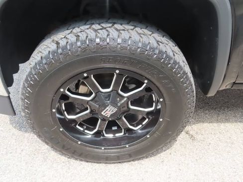 Used 2017 GMC Sierra 1500 SLT AWD/4WD image 17