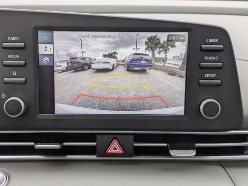 Used 2025 Hyundai Elantra Sport FWD image 17
