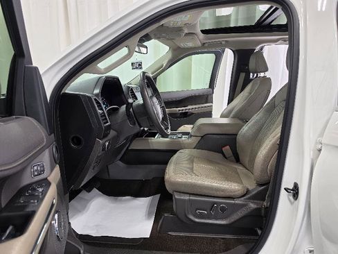 Used 2021 Ford Expedition Limited image 9