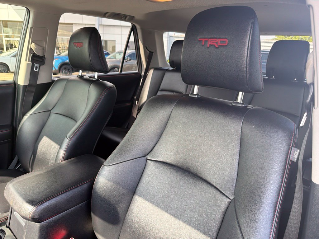 Used 2021 Toyota 4Runner Venture w/ Moonroof Package AWD/4WD image 12