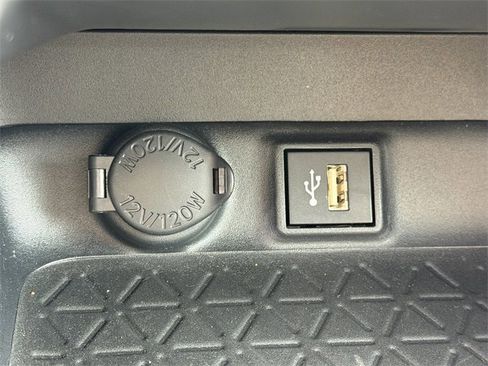 Used 2025 Toyota RAV4 XLE Premium image 21