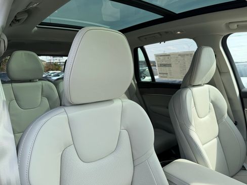 New 2026 Volvo XC90 T8 Ultra w/ Protection Package Premier image 9