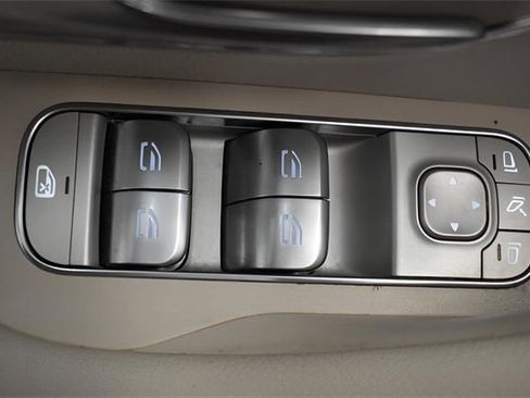 Used 2021 Mercedes-Benz GLE 350 4MATIC image 23