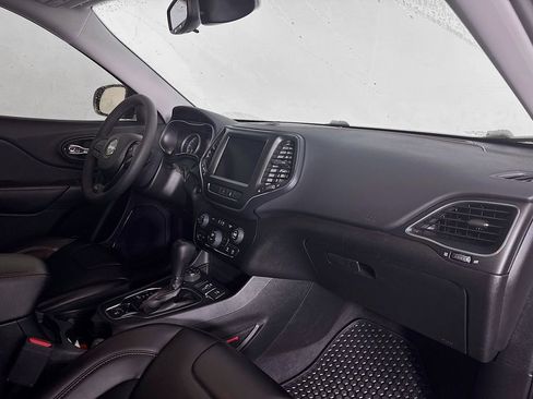 Used 2022 Jeep Cherokee Trailhawk w/ Sound & Nav Group image 32