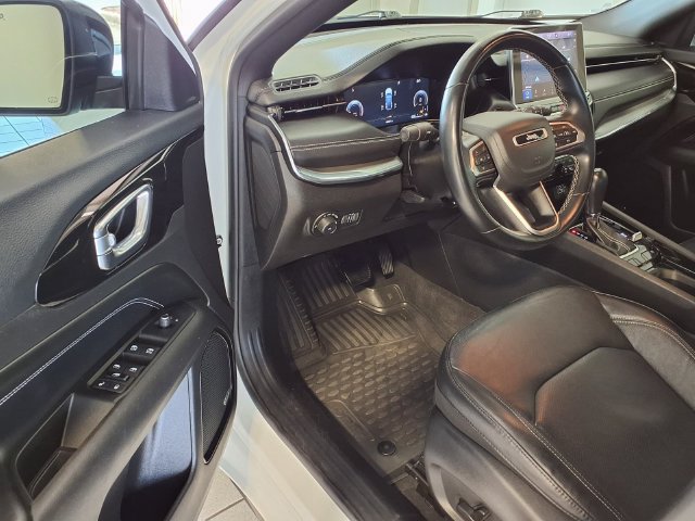 Used 2022 Jeep Compass High Altitude AWD/4WD image 7