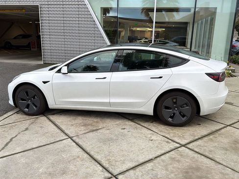 Used 2023 Tesla Model 3 Long Range image 9