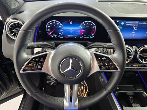 Certified 2025 Mercedes-Benz GLB 250 image 17