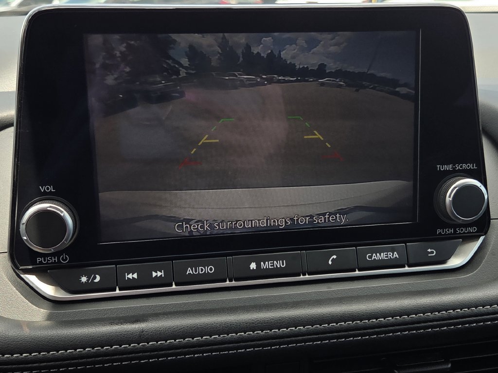 Used 2024 Nissan Rogue S FWD image 12