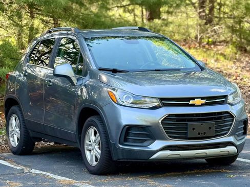 Used 2019 Chevrolet Trax LT w/ LT Convenience Package AWD/4WD image 5