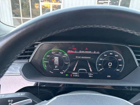Used 2021 Audi e-tron Premium image 19