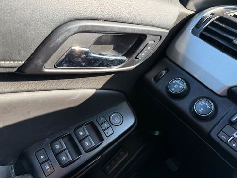 Used 2018 GMC Yukon SLT w/ Premium Edition image 14