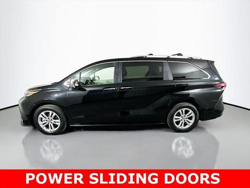 Certified 2024 Toyota Sienna Platinum image 7