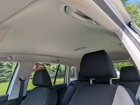 Used 2014 Volkswagen Tiguan S FWD image 21